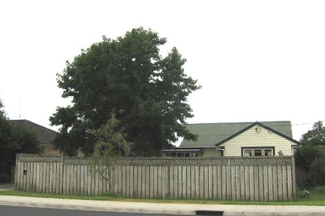 Photo of property in 2/225 Birkdale Road, Birkdale, Auckland, 0626