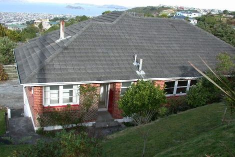 Photo of property in 5 Poto Road, Normandale, Lower Hutt, 5010
