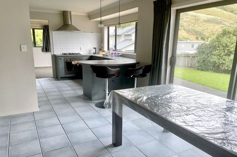 Photo of property in 71 Waverton Terrace, Churton Park, Wellington, 6037