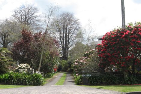 Photo of property in 35e Grand Vue Road, Kawaha Point, Rotorua, 3010