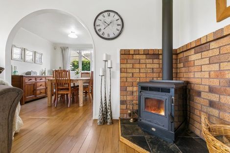 Photo of property in 30 Queen Street, Te Puke, 3119