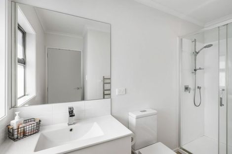 Photo of property in 17 Karauria Lane, Orewa, 0931