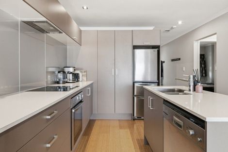 Photo of property in 277 Maunganui Road, Mount Maunganui, 3116