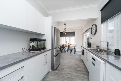 Photo of property in 38 Argyle Avenue, Takaro, Palmerston North, 4410