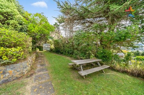 Photo of property in 64 Glanmire Road, Newlands, Wellington, 6037