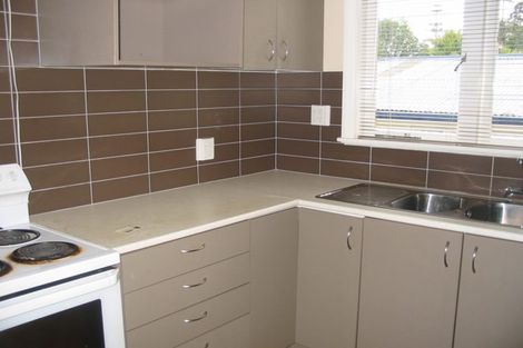 Photo of property in 27 Golf Road, New Lynn, Auckland, 0600