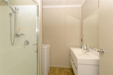 Photo of property in 102u3 Old Farm Road, Hamilton East, Hamilton, 3216