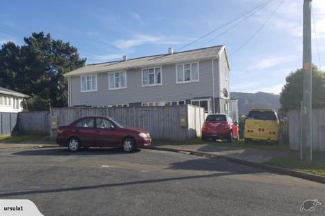 Photo of property in 76- 78 Sievers Grove, Cannons Creek, Porirua, 5024