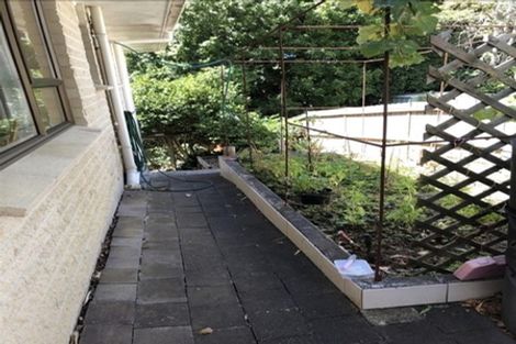 Photo of property in 1/147 Ocean View Road, Hillcrest, Auckland, 0627