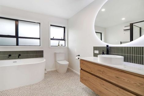 Photo of property in 53 Woodbury Street, Russley, Christchurch, 8042