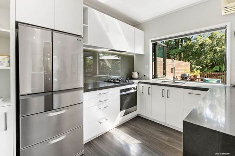 Photo of property in 2/67 Raleigh Road, Northcote, Auckland, 0627