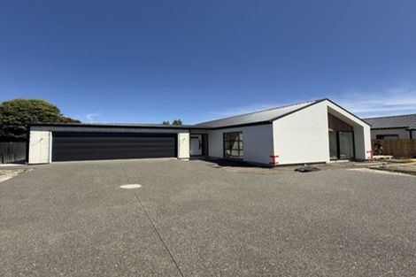 Photo of property in 120 Aorangi Road, Bryndwr, Christchurch, 8053