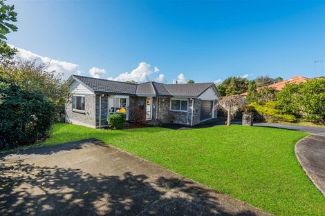 Photo of property in 4 Hanly Close, West Harbour, Auckland, 0618