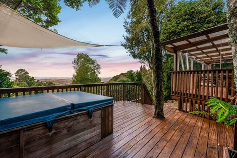 Photo of property in 894 West Coast Road, Waiatarua, Auckland, 0604