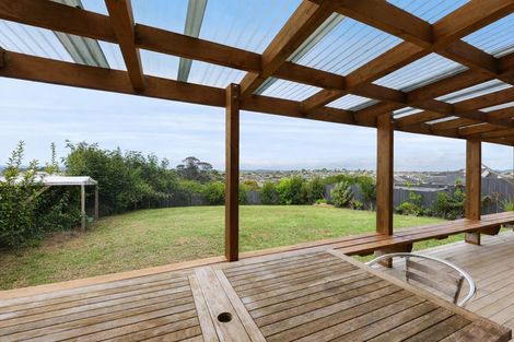 Photo of property in 85c Lake Panorama Drive, Henderson Valley, Auckland, 0614
