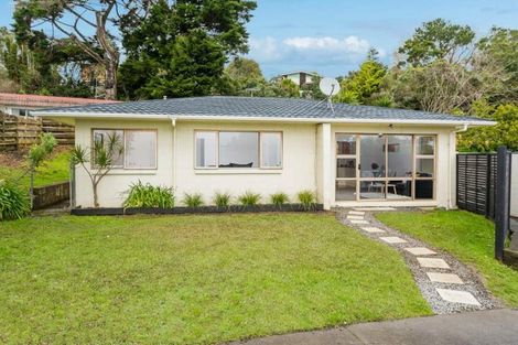 Photo of property in 1/14 Hollyhock Place, Browns Bay, Auckland, 0630