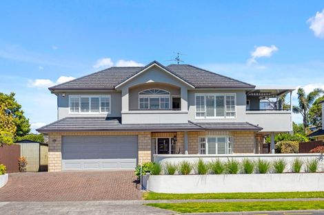 Photo of property in 15 Dungarvon Place, Clendon Park, Auckland, 2103