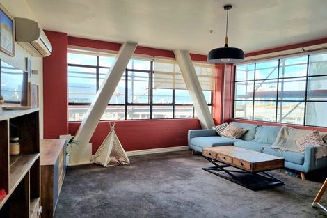 Photo of property in Endeavour Apartments, 10/125u Thorndon Quay, Pipitea, Wellington, 6011