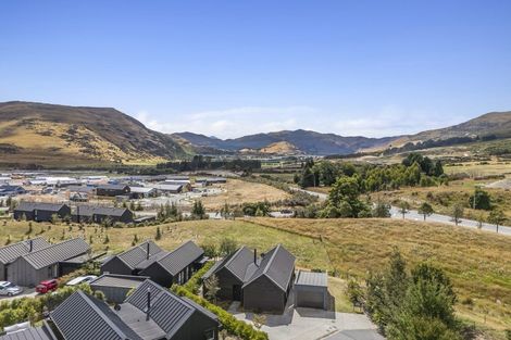 Photo of property in 2 Kotuku Lane, Jacks Point, Queenstown, 9371