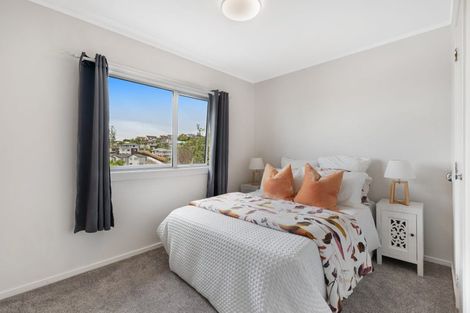Photo of property in 3/22 Hogans Road, Glenfield, Auckland, 0629