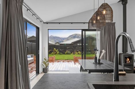 Photo of property in 19 Dunn Street, Lake Hawea, 9382