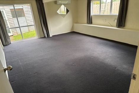Photo of property in 28 Hiwihau Place, Glenfield, Auckland, 0629