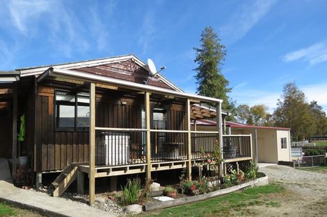 Photo of property in 1 Racecourse Road, Reefton, 7830