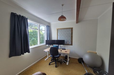 Photo of property in 51 Huntingdon Street, Northland, Wellington, 6012