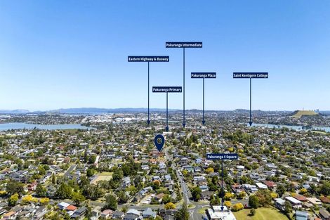 Photo of property in 121a Reeves Road, Pakuranga Heights, Auckland, 2010