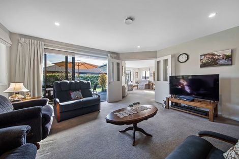 Photo of property in 16 Gilchrist Place, Kaiapoi, 7630