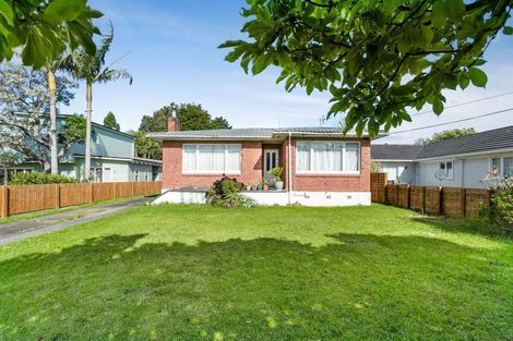 Photo of property in 4 River Road, Te Atatu Peninsula, Auckland, 0610