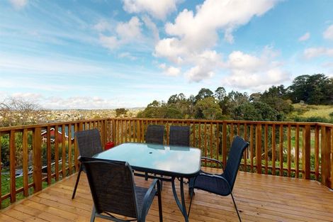 Photo of property in 94 Lake Panorama Drive, Henderson Valley, Auckland, 0612