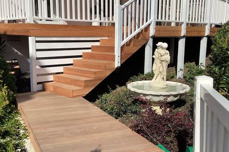 Photo of property in 1/2 Heathcote Road, Castor Bay, Auckland, 0620