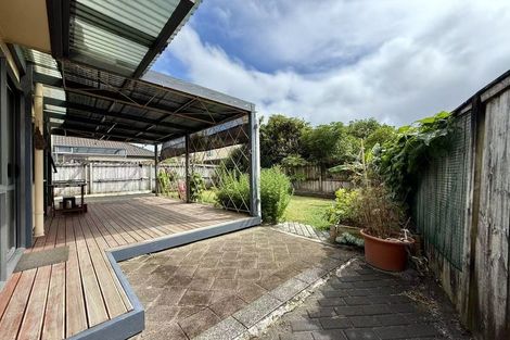 Photo of property in 8 Applebox Lane, Henderson, Auckland, 0612