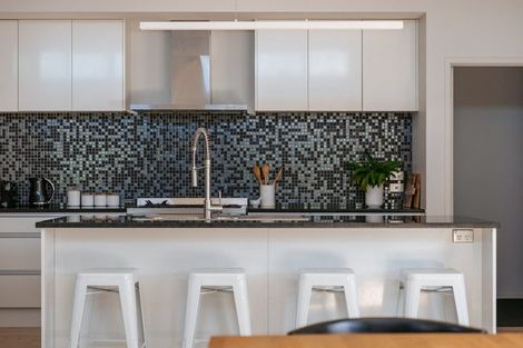 Photo of property in 19 Selliera Place, Papamoa Beach, Papamoa, 3118