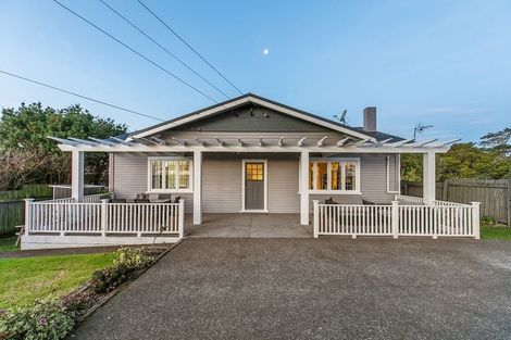 Photo of property in 35 Birkdale Road, Birkdale, Auckland, 0626