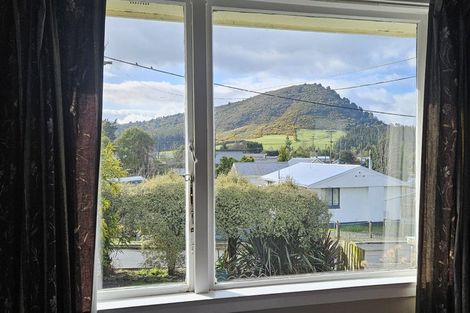 Photo of property in 3 George Street, Clinton, 9534