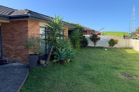 Photo of property in 28 Donegal Park Drive, Flat Bush, Auckland, 2019