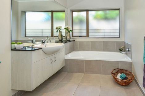 Photo of property in 24 Kauri Road, Pukekohe, 2120