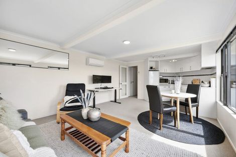 Photo of property in 38 Napier Street, Karaka Bays, Wellington, 6022