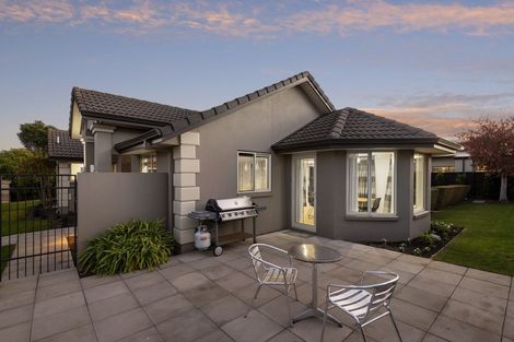 Photo of property in 10 Ruby Avenue, Northwood, Christchurch, 8051