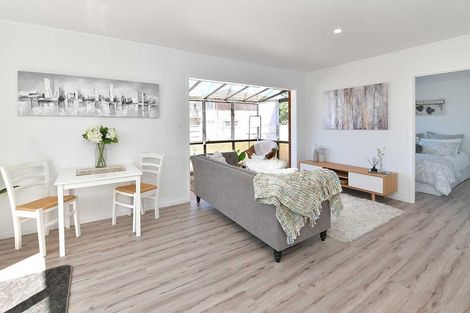 Photo of property in 1/70 Florence Avenue, Orewa, 0931