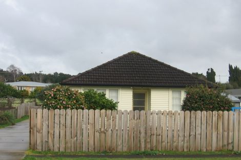 Photo of property in 27 Opaheke Road, Papakura, 2110