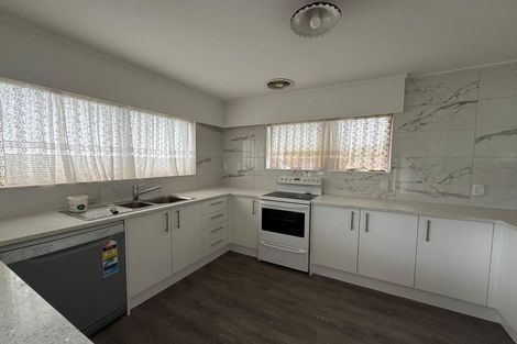 Photo of property in 2/69 Settlement Road, Papakura, 2110