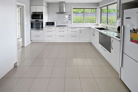 Photo of property in 1/10 Searells Road, Strowan, Christchurch, 8052