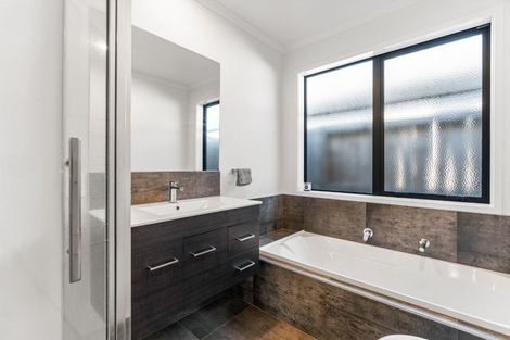 Photo of property in 7 Haka Way, Papamoa, 3118