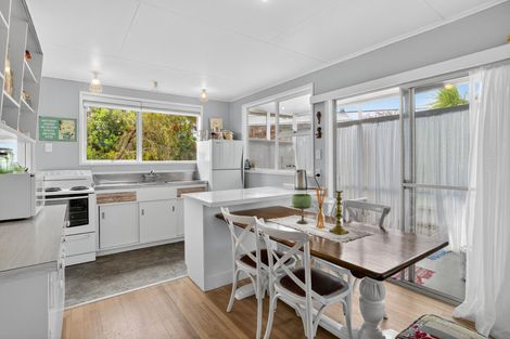 Photo of property in 11 Kendale Drive, Leigh, 0985