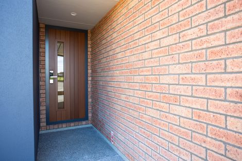 Photo of property in 7 Devon Lane, Carterton, 5713