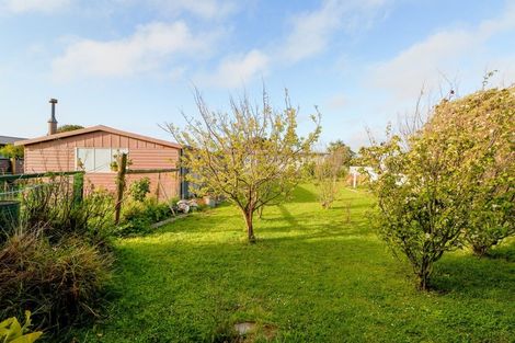 Photo of property in 32 Shortt Street, Foxton Beach, Foxton, 4815