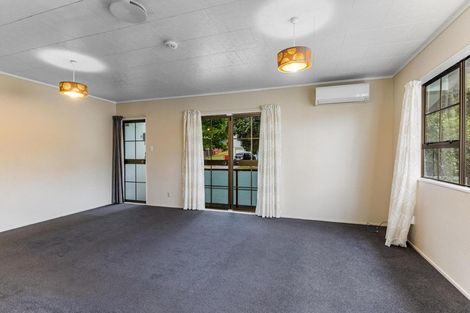 Photo of property in 94 Omapere Street, Whitby, Porirua, 5024